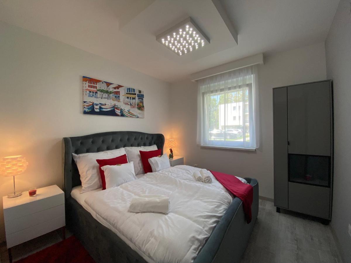 Sunshine Homes Zamárdi Extérieur photo